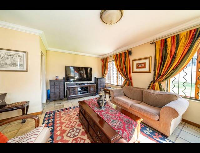 3 BEDROOM HOUSE FOR SALE IN KENSINGTON